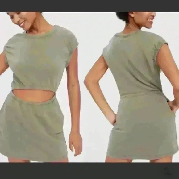 NWT Offline By Aerie Weekend Fleece Cut Out Dress Green Crewneck Size Medium - Picture 3 of 8